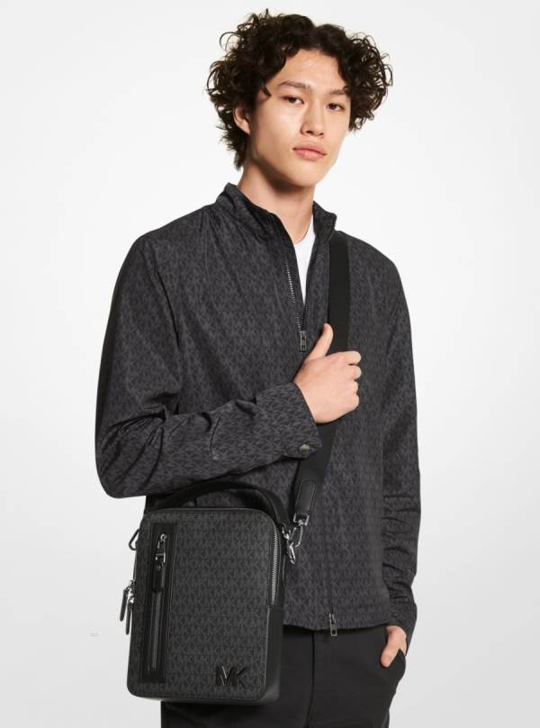 Panske Crossbody Kabelka Michael Kors Hudson Logo Flight Čierne - Tasky Michael Kors Akcia | VASMH-9403